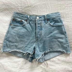 Levi’s Wedgie Jean Shorts
